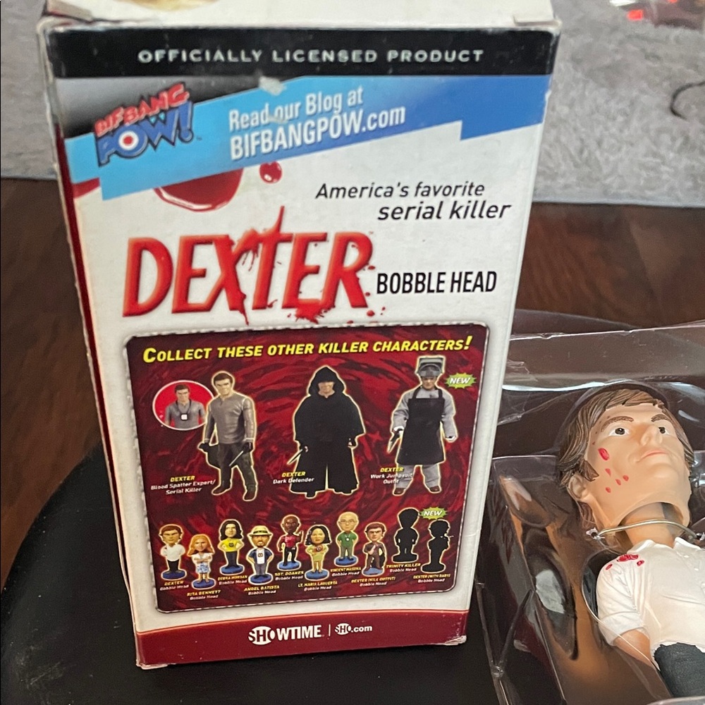 Showtime Collection Dexter Morgan Bobblehead - Red, Blue, White - Picture 6 of 15